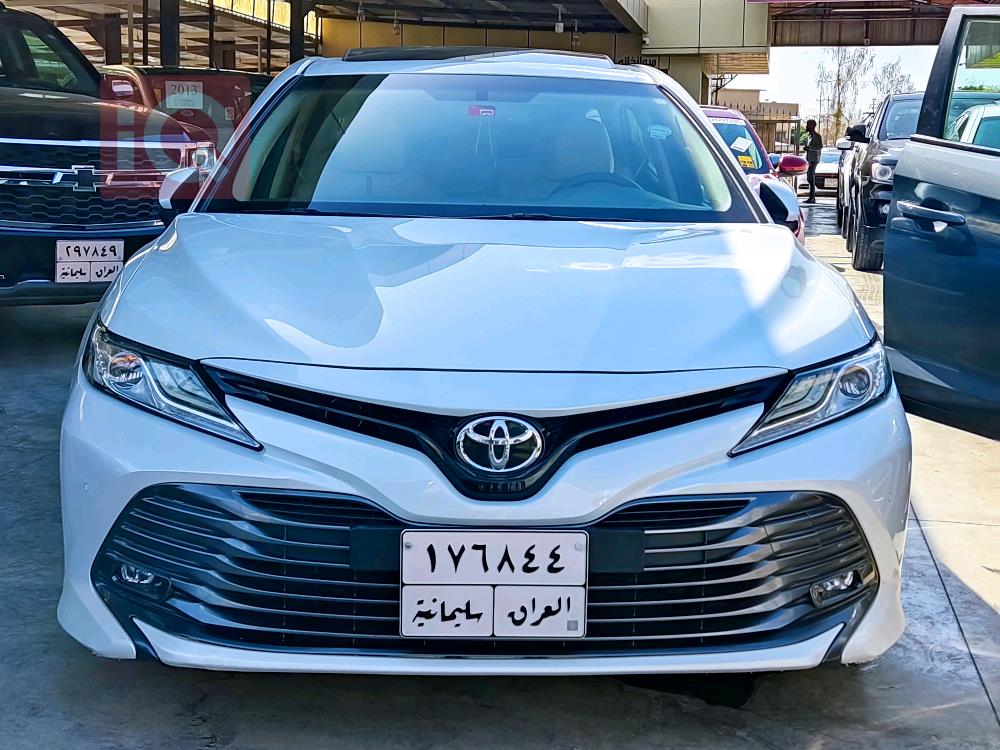 تۆیۆتا کامری